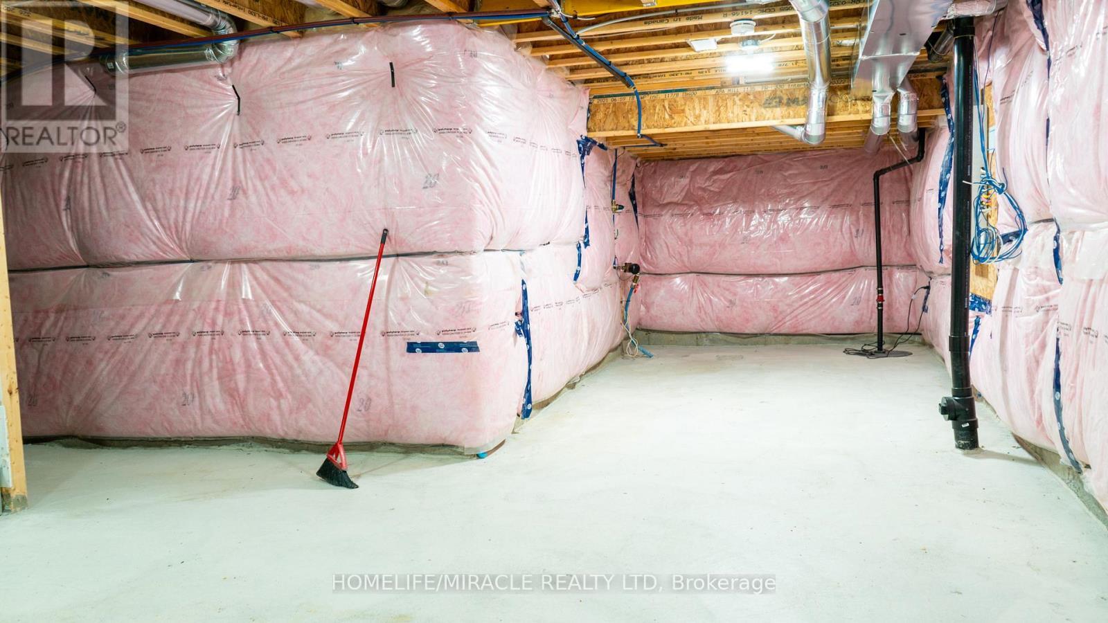18 Brewis Street, Brant, ON - Indoor Photo Showing Basement