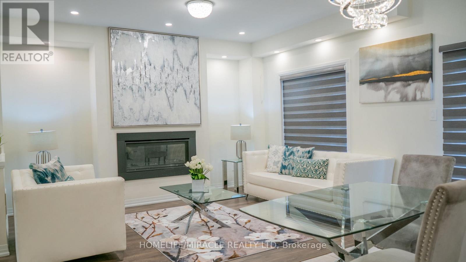 18 Brewis Street, Brant, ON - Indoor Photo Showing Living Room With Fireplace