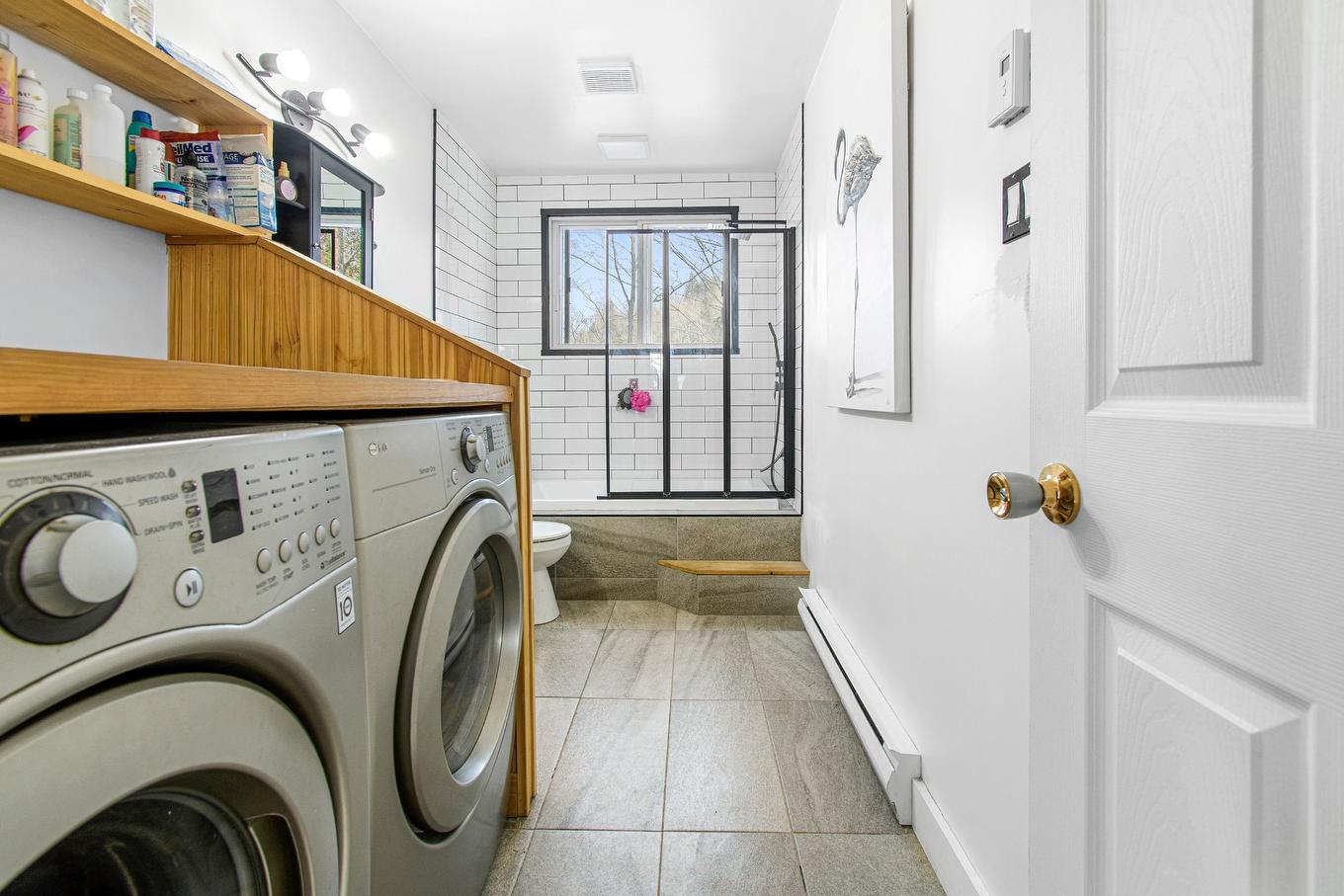 Bathroom - 1726 Ch. De La Baie-Du-Lac, Saint-Sauveur, QC - Indoor Photo Showing Laundry Room