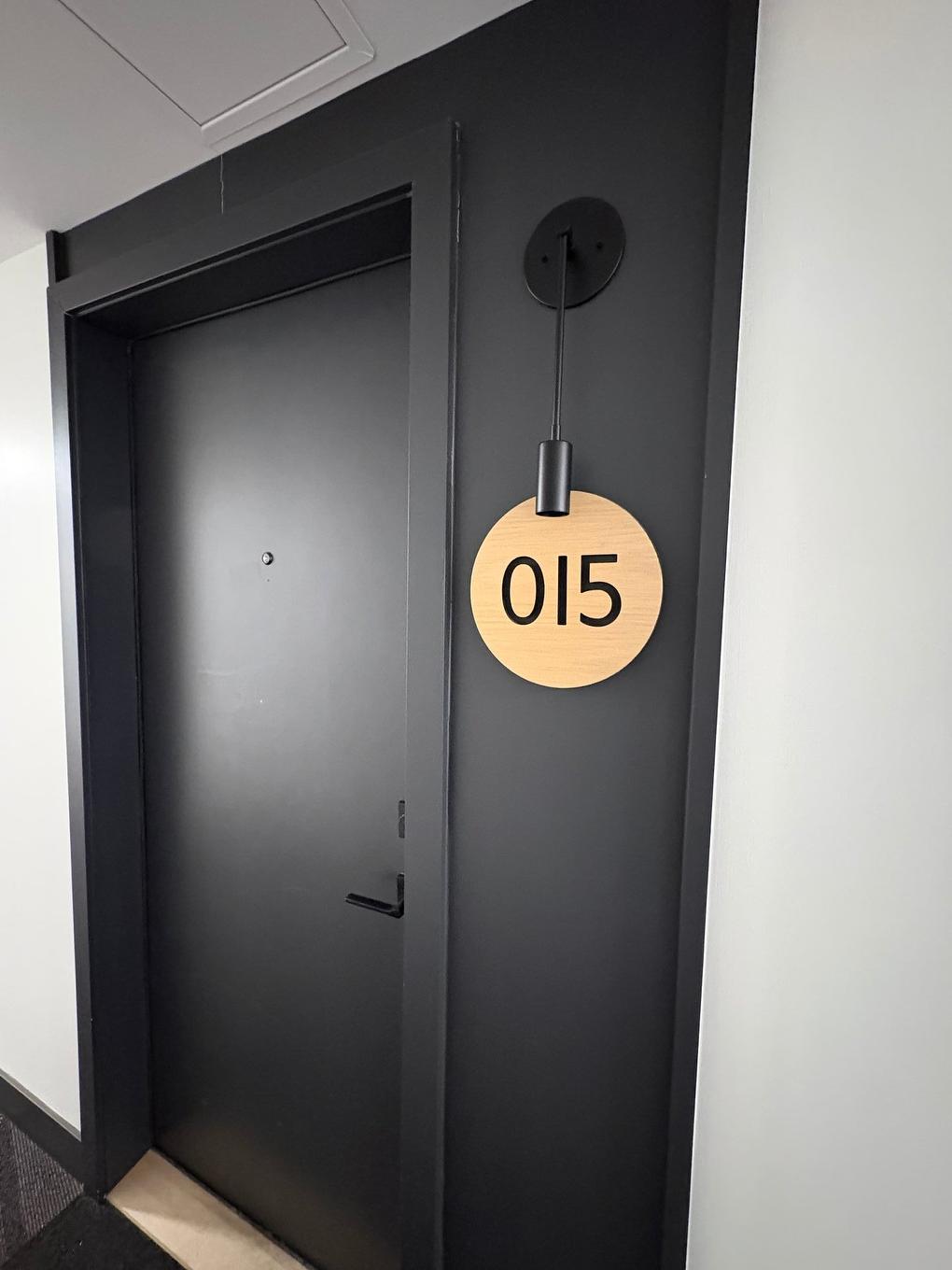 Hall - 015-64 Ch. St-François-Xavier, Candiac, QC - Indoor Photo Showing Other Room