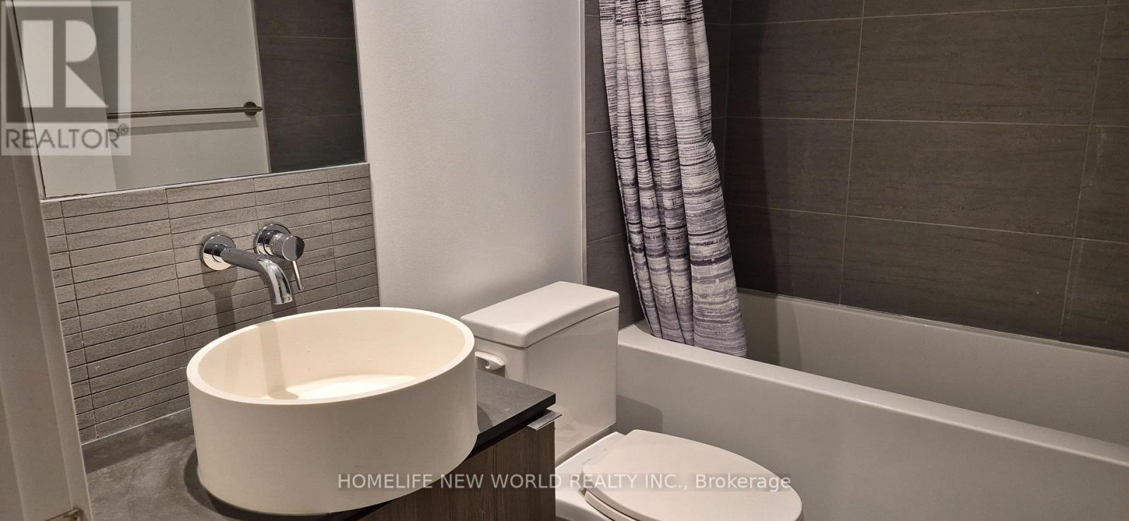 3504 - 161 Roehampton Avenue, Toronto, ON - Indoor Photo Showing Bathroom