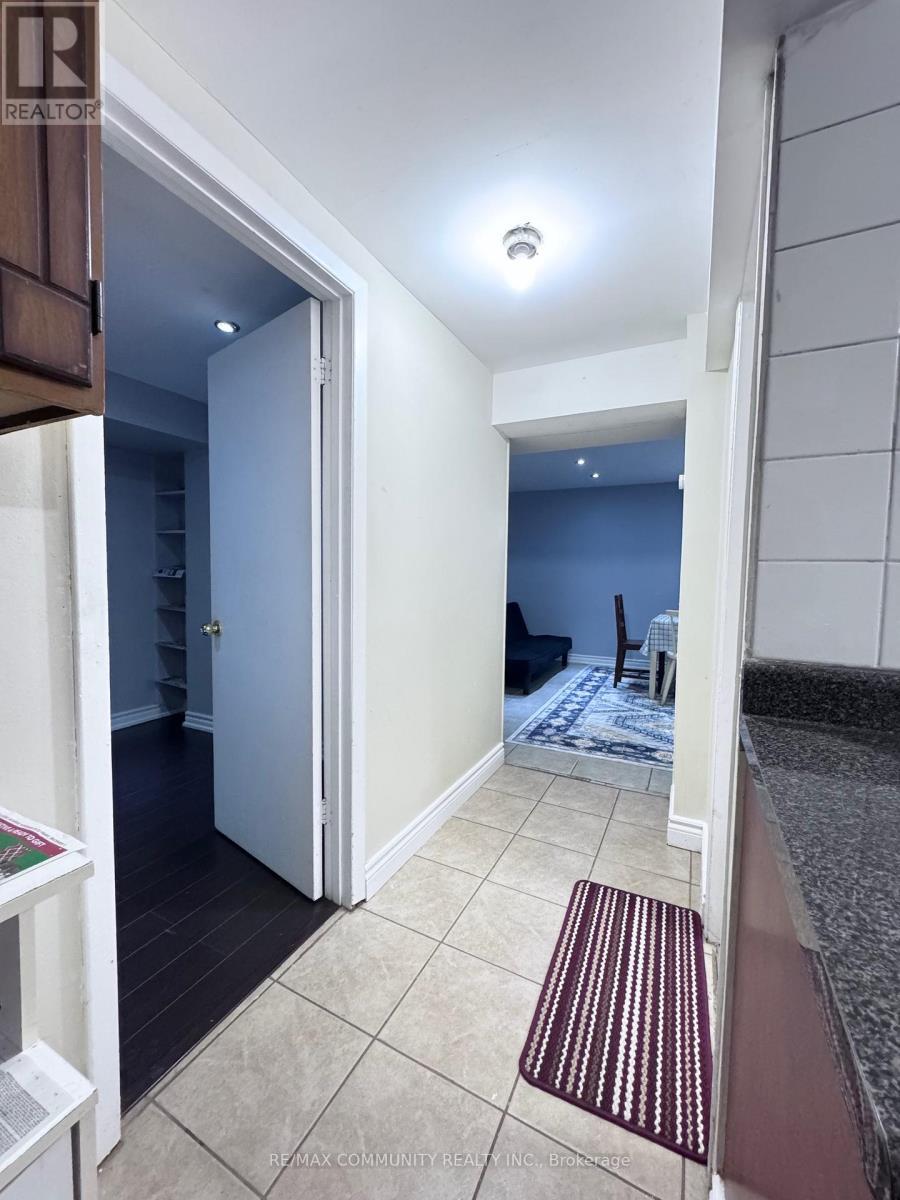 Bsmt - 10 Oakridge Drive, Toronto, ON - Photo Showing Other Room