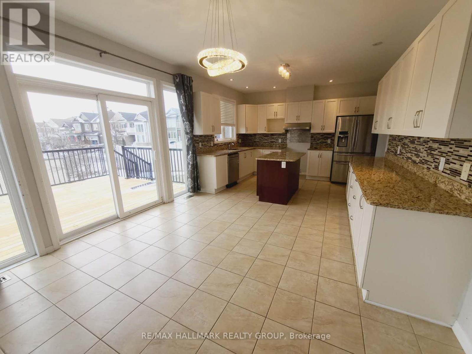 248 Huntsville Drive, Ottawa, ON - Indoor Photo Showing Kitchen