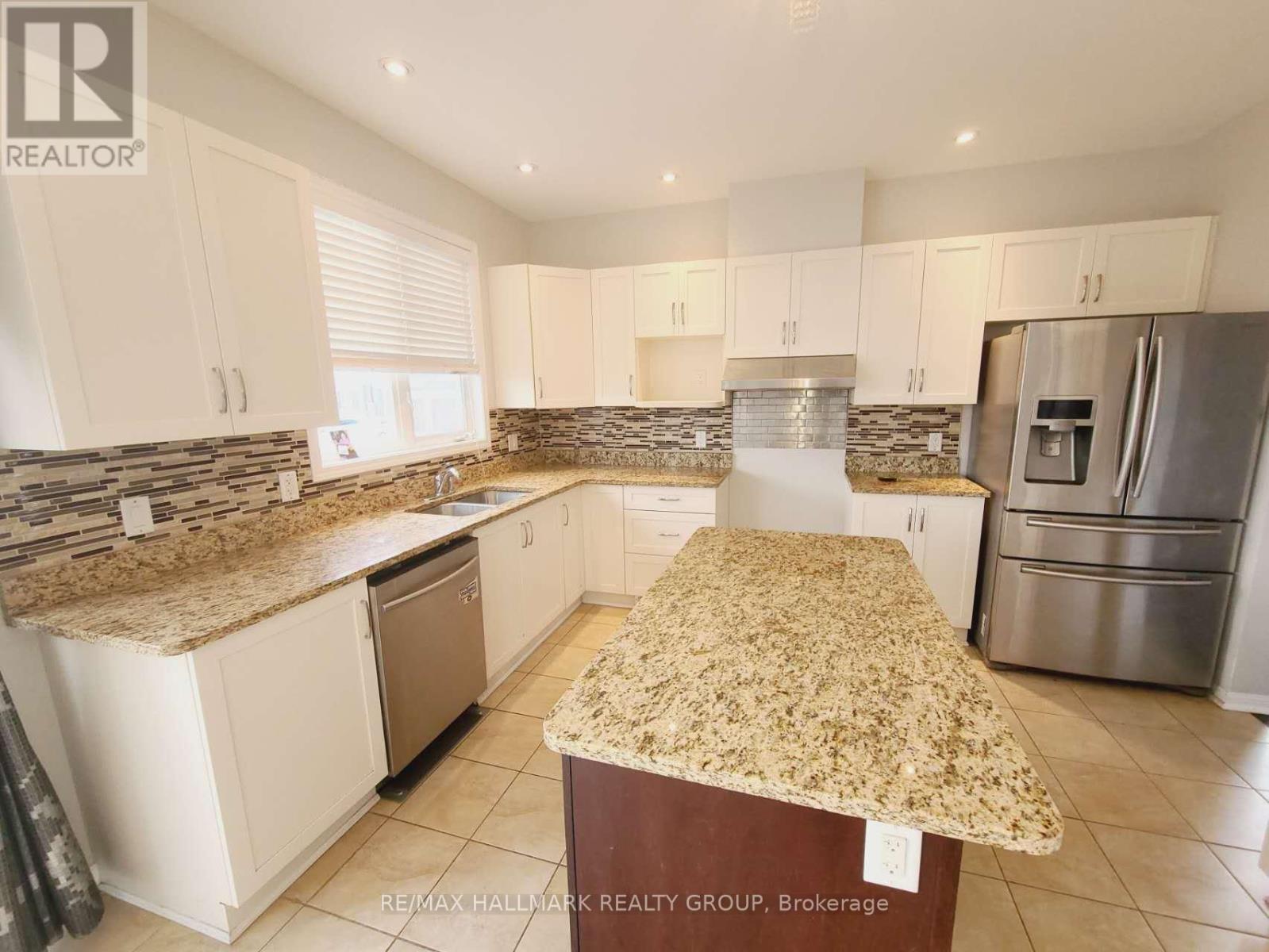 248 Huntsville Drive, Ottawa, ON - Indoor Photo Showing Kitchen With Double Sink