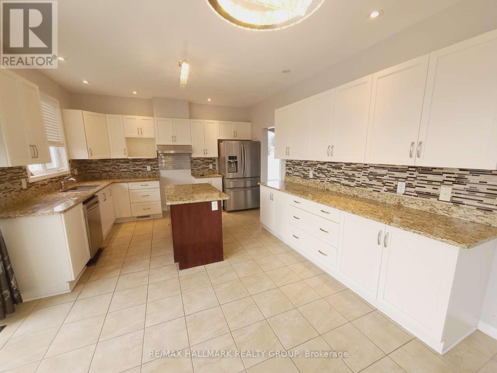 248 Huntsville Drive, Ottawa, ON - Indoor Photo Showing Kitchen