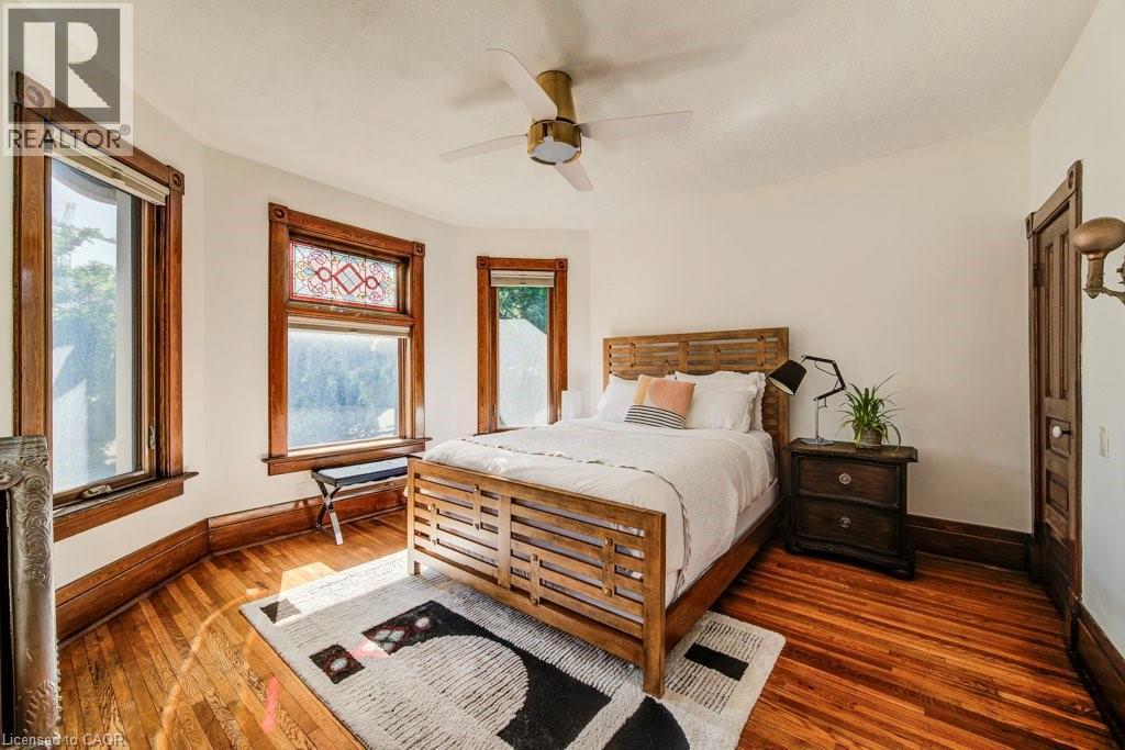 350 Queen Street S, Kitchener, ON - Indoor Photo Showing Bedroom