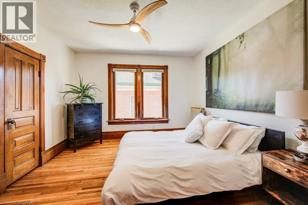 350 Queen Street S, Kitchener, ON - Indoor Photo Showing Bedroom