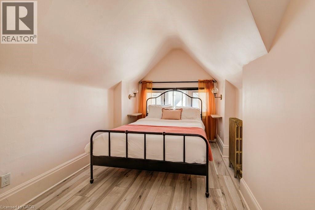 350 Queen Street S, Kitchener, ON - Indoor Photo Showing Bedroom