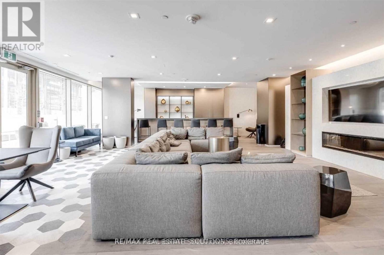 608 - 60 Tannery Road, Toronto, ON - Indoor Photo Showing Living Room