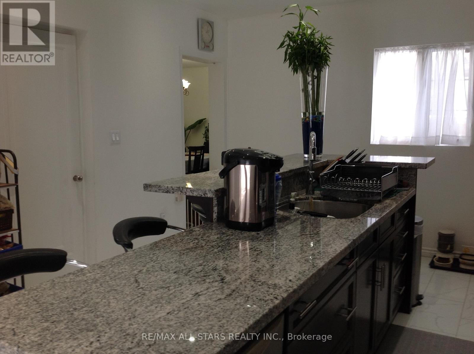 1 St James Place, Hamilton, ON - Indoor