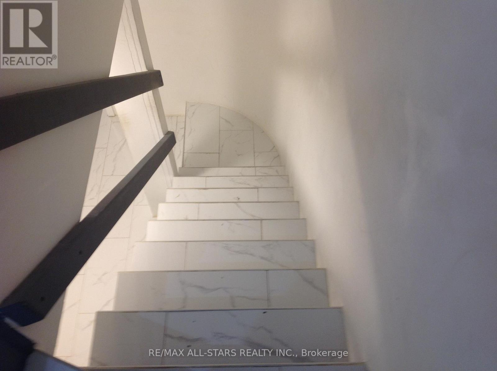 1 St James Place, Hamilton, ON - Photo Showing Other Room