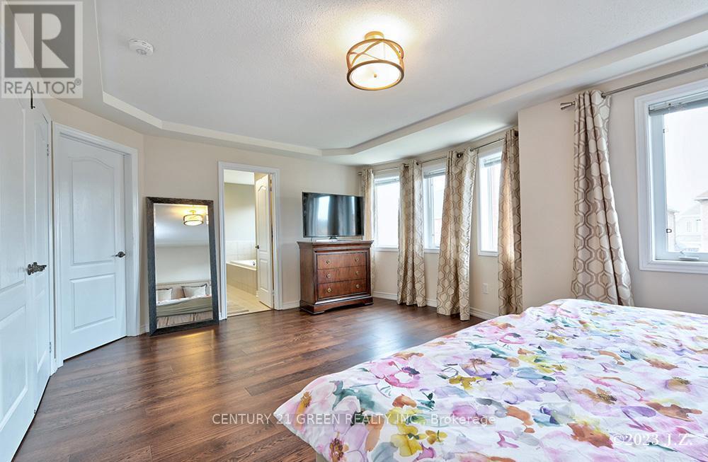 5384 Valhalla Crescent, Mississauga, ON - Indoor Photo Showing Bedroom