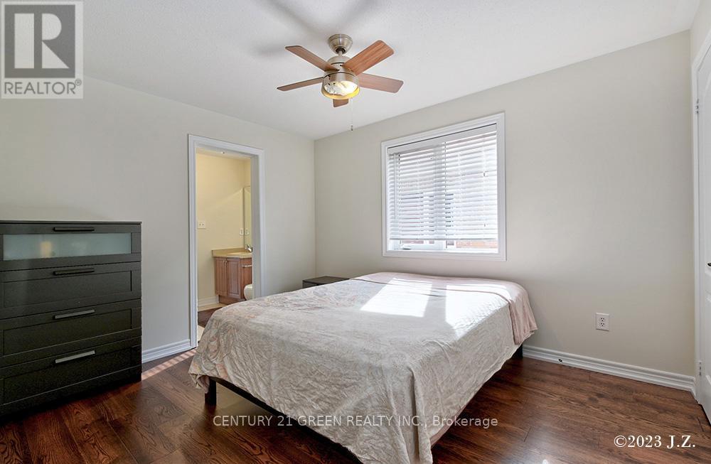 5384 Valhalla Crescent, Mississauga, ON - Indoor Photo Showing Bedroom