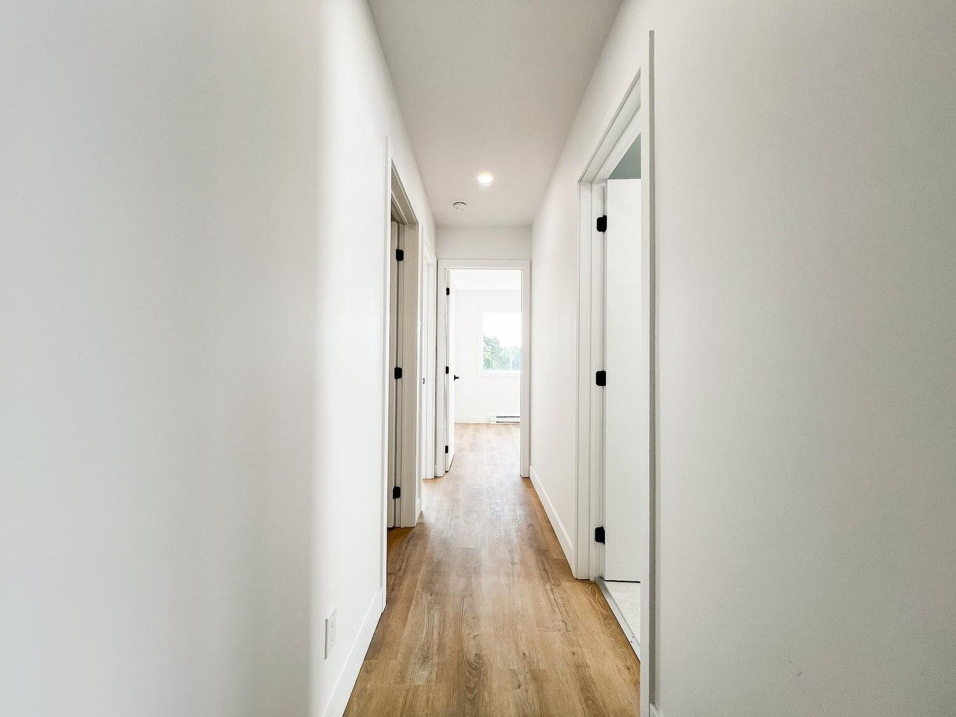 Passageway - 60 Rue Gélinas, Saint-Boniface, QC - Indoor Photo Showing Other Room