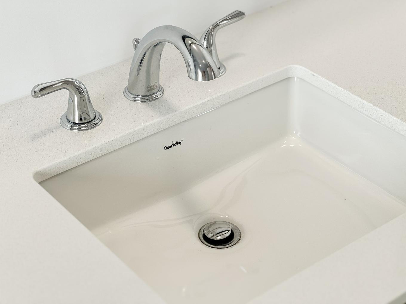 Bathroom - 60 Rue Gélinas, Saint-Boniface, QC - Indoor Photo Showing Bathroom