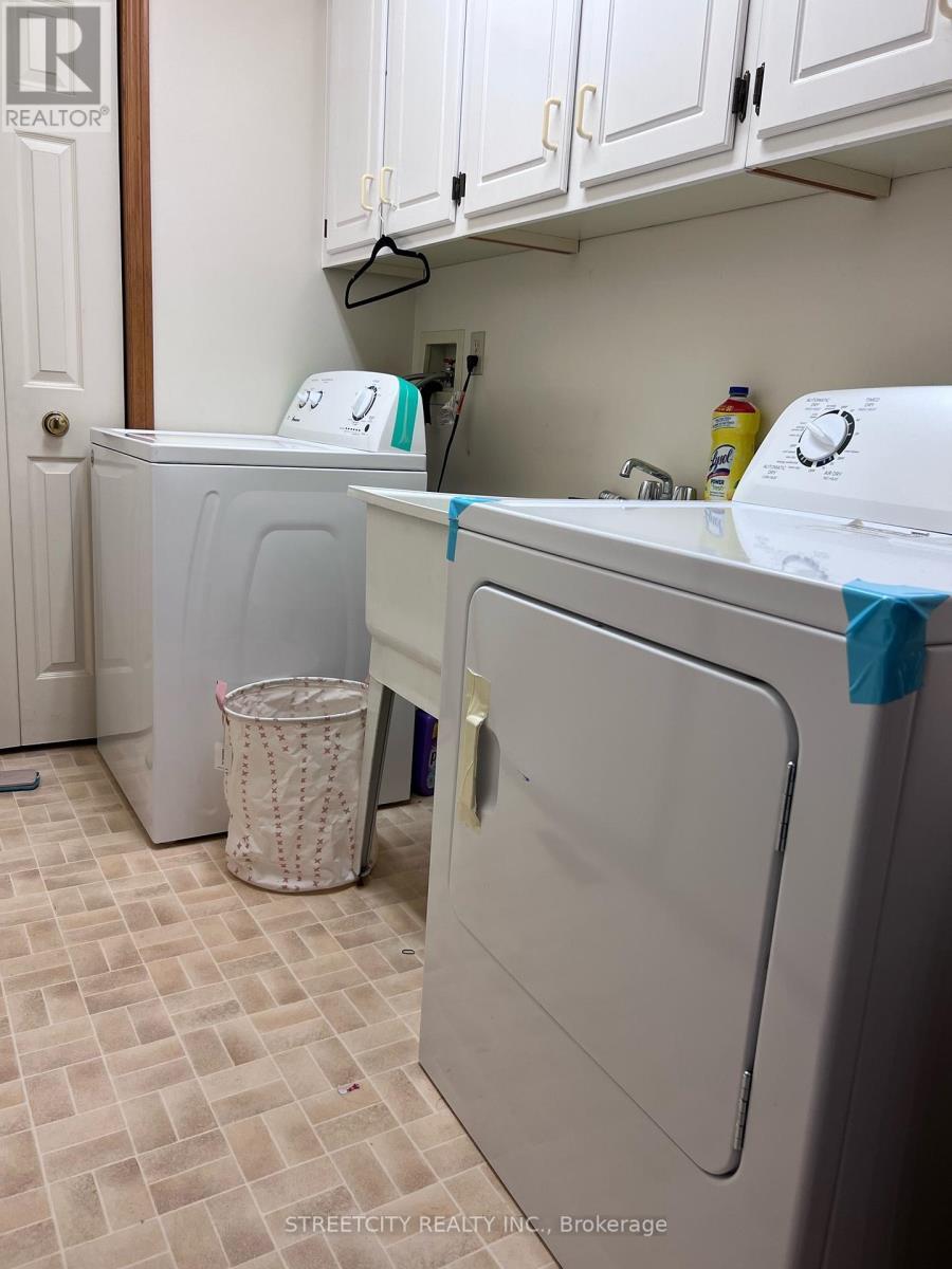 37 Jennifer Road, London North (North B), ON - Indoor Photo Showing Laundry Room