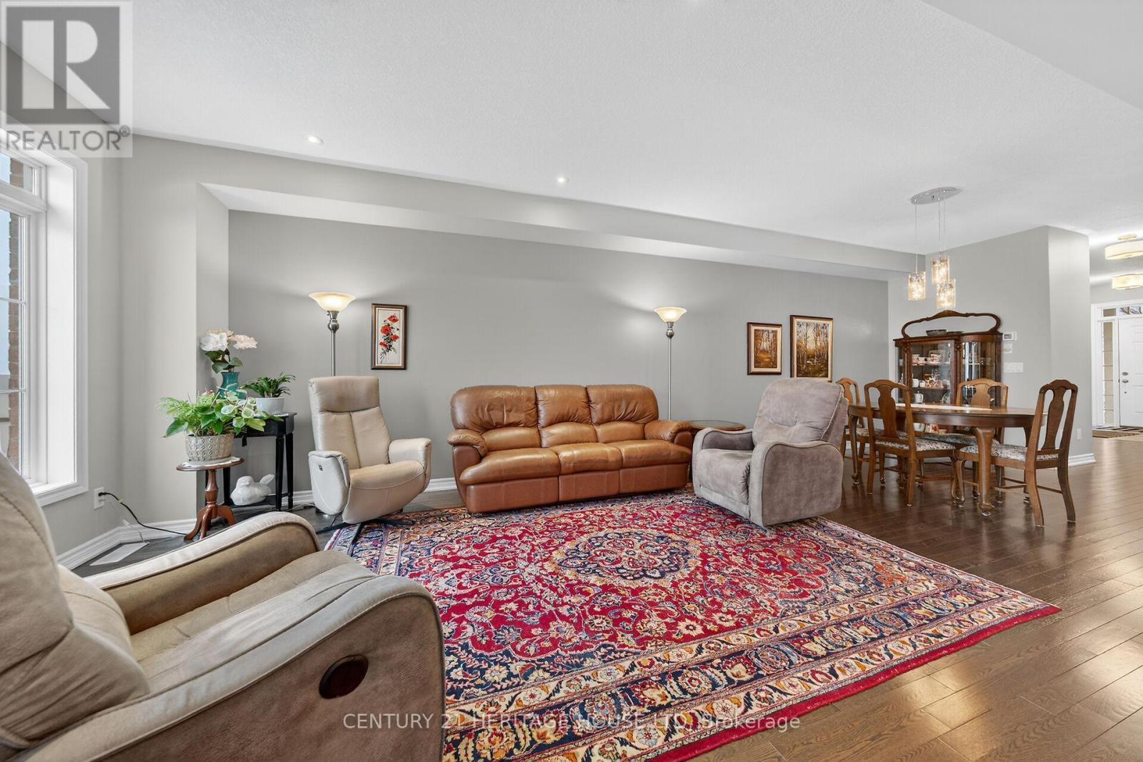 7 - 80 Willow Street, Brant, ON - Indoor Photo Showing Living Room