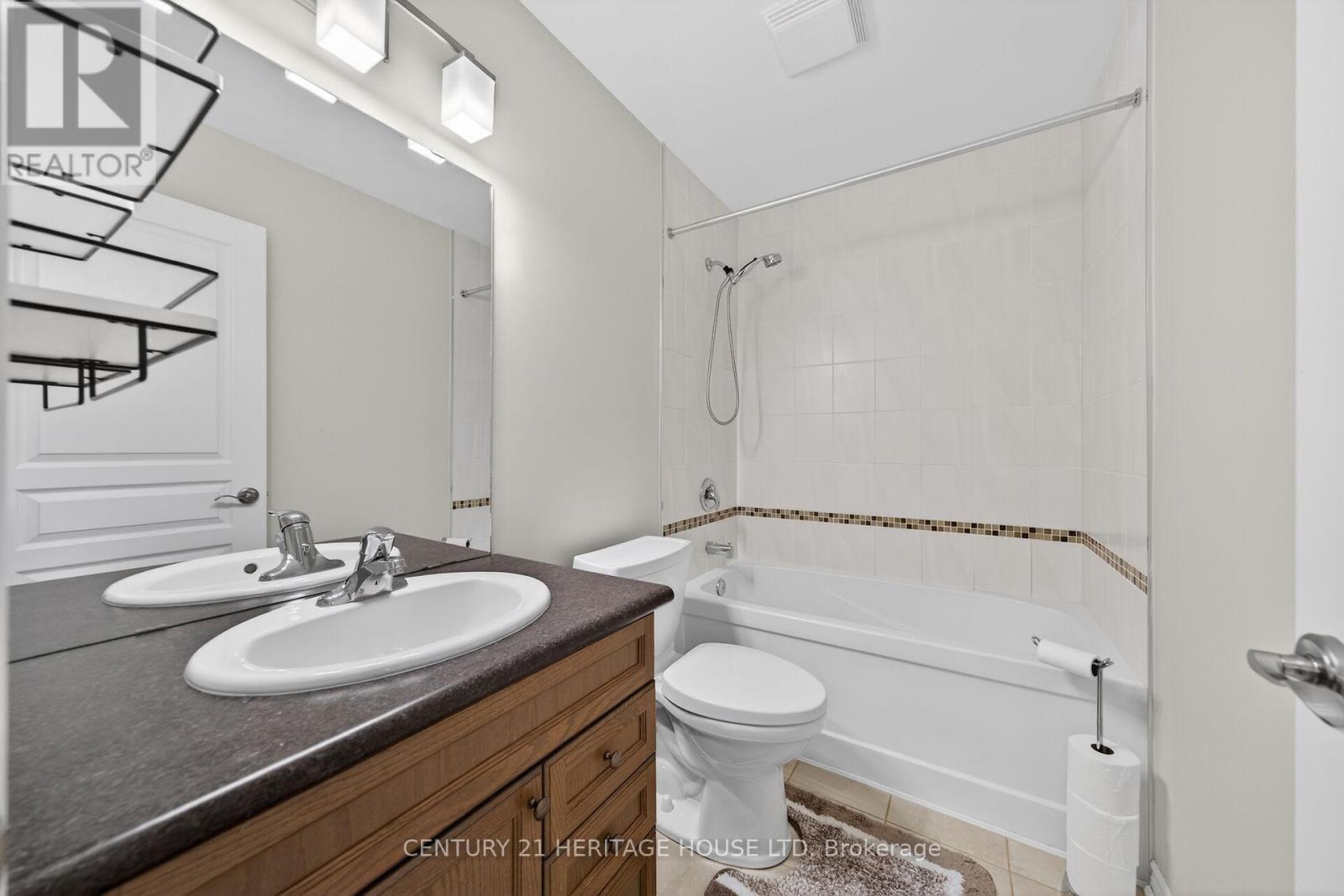 7 - 80 Willow Street, Brant, ON - Indoor Photo Showing Bathroom