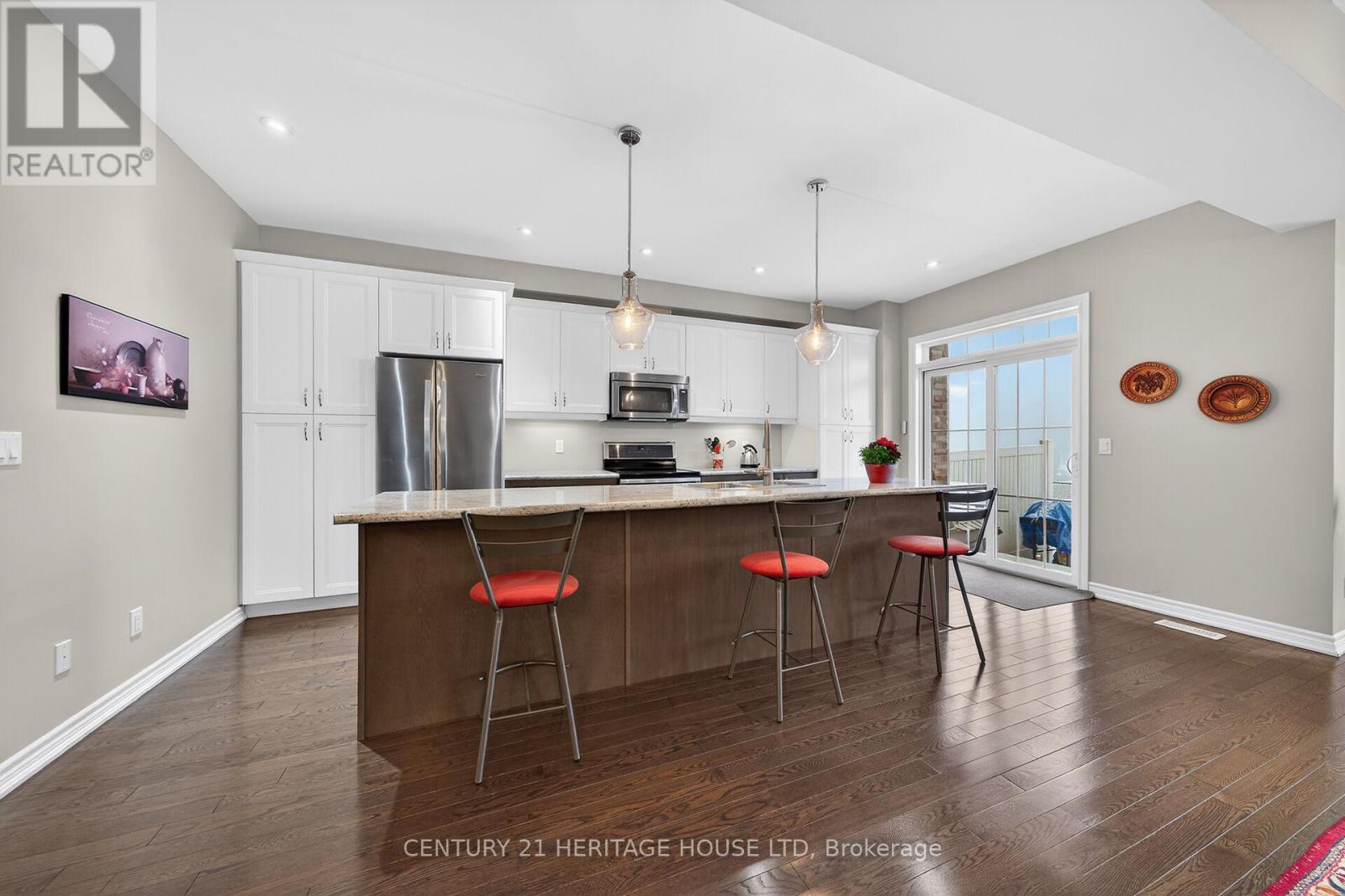 7 - 80 Willow Street, Brant, ON - Indoor Photo Showing Kitchen With Upgraded Kitchen