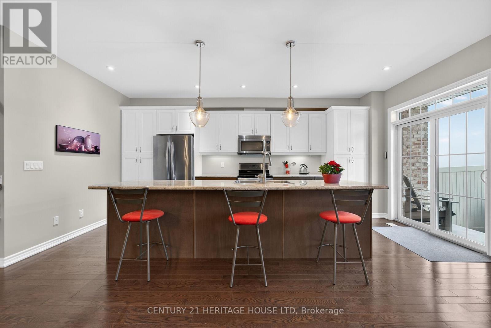 7 - 80 Willow Street, Brant, ON - Indoor Photo Showing Kitchen With Upgraded Kitchen