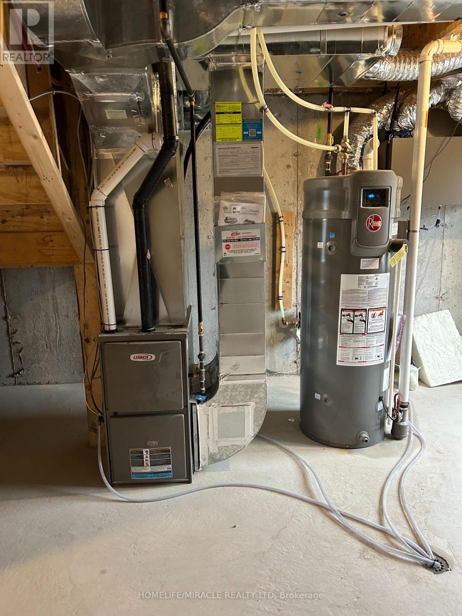 430 Okanagan Path, Oshawa, ON - Indoor Photo Showing Basement