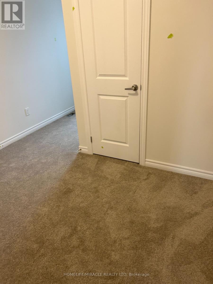 430 Okanagan Path, Oshawa, ON - Indoor Photo Showing Other Room