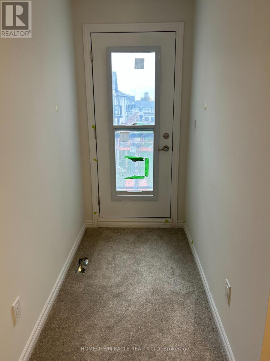 430 Okanagan Path, Oshawa, ON - Indoor Photo Showing Other Room