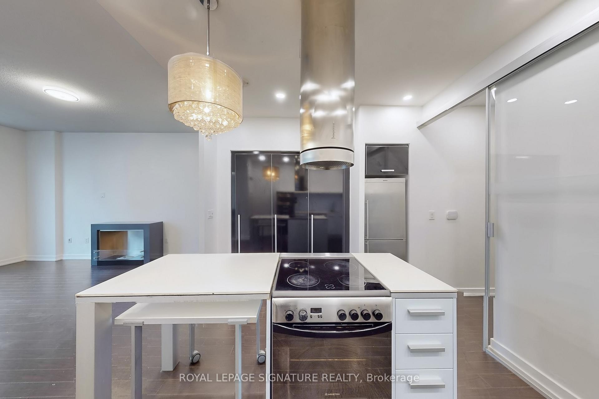 G07-38 Dan Leckie Way, Toronto, ON - Indoor