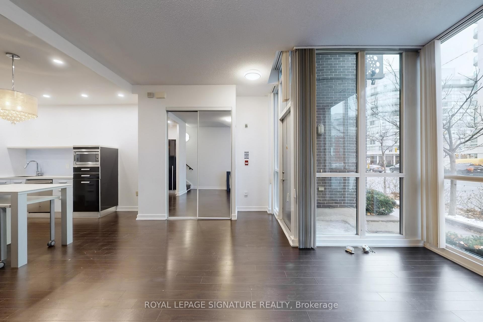 G07-38 Dan Leckie Way, Toronto, ON - Indoor