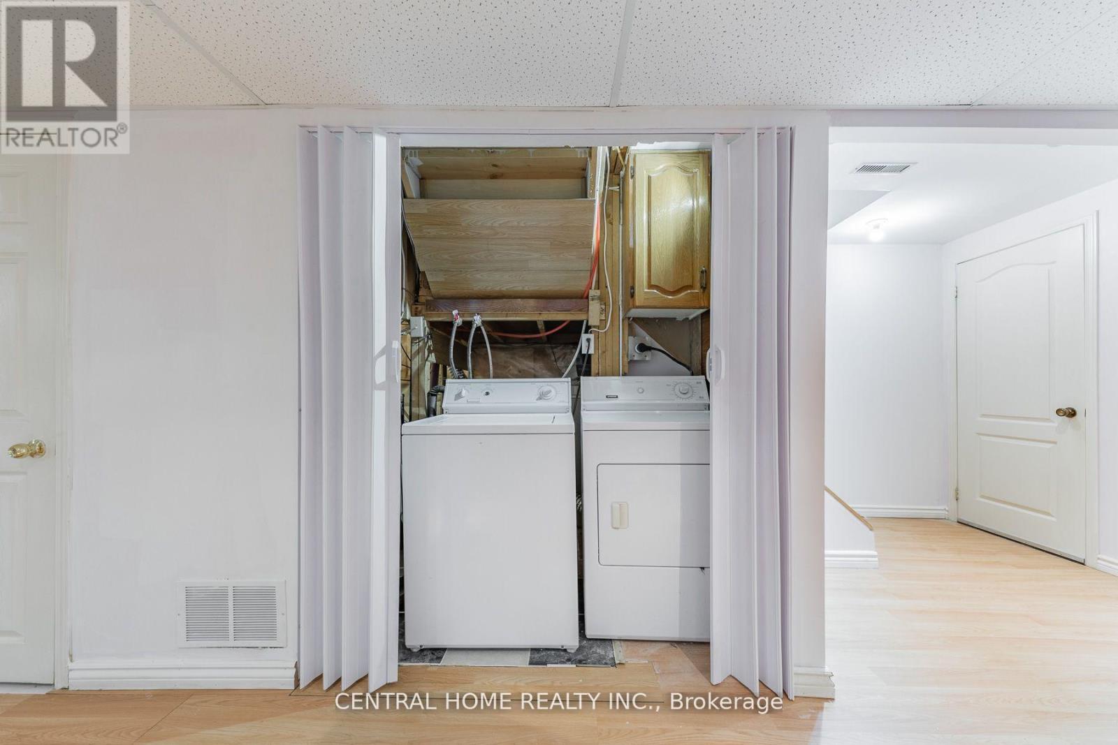 Bsmt - 90 Stather Crescent, Markham, ON - Indoor Photo Showing Laundry Room