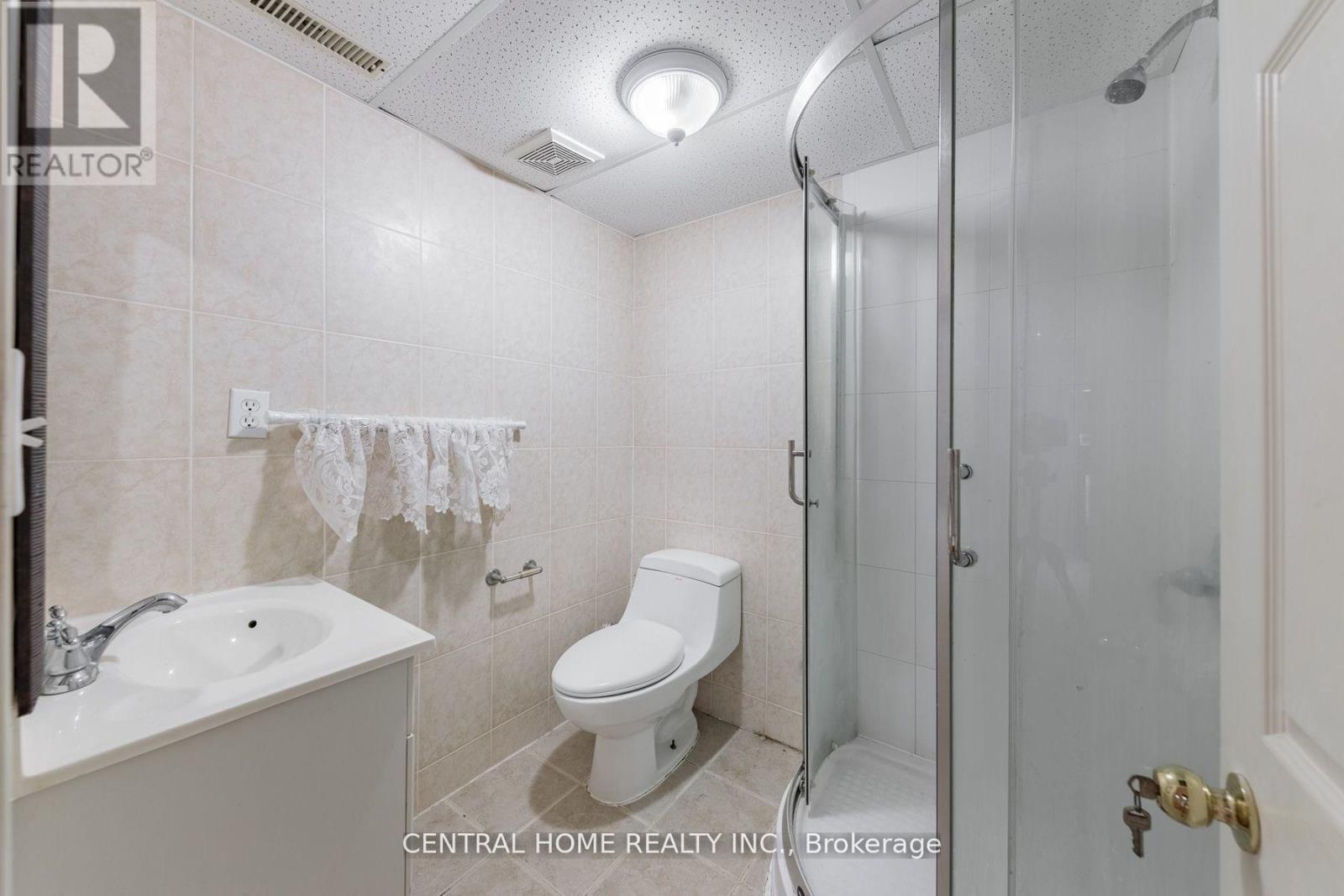 Bsmt - 90 Stather Crescent, Markham, ON - Indoor Photo Showing Bathroom