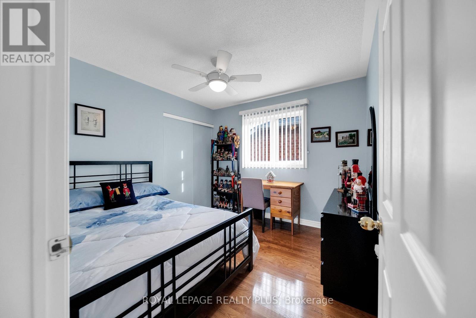 6323 Lisgar Drive, Mississauga, ON - Indoor Photo Showing Bedroom