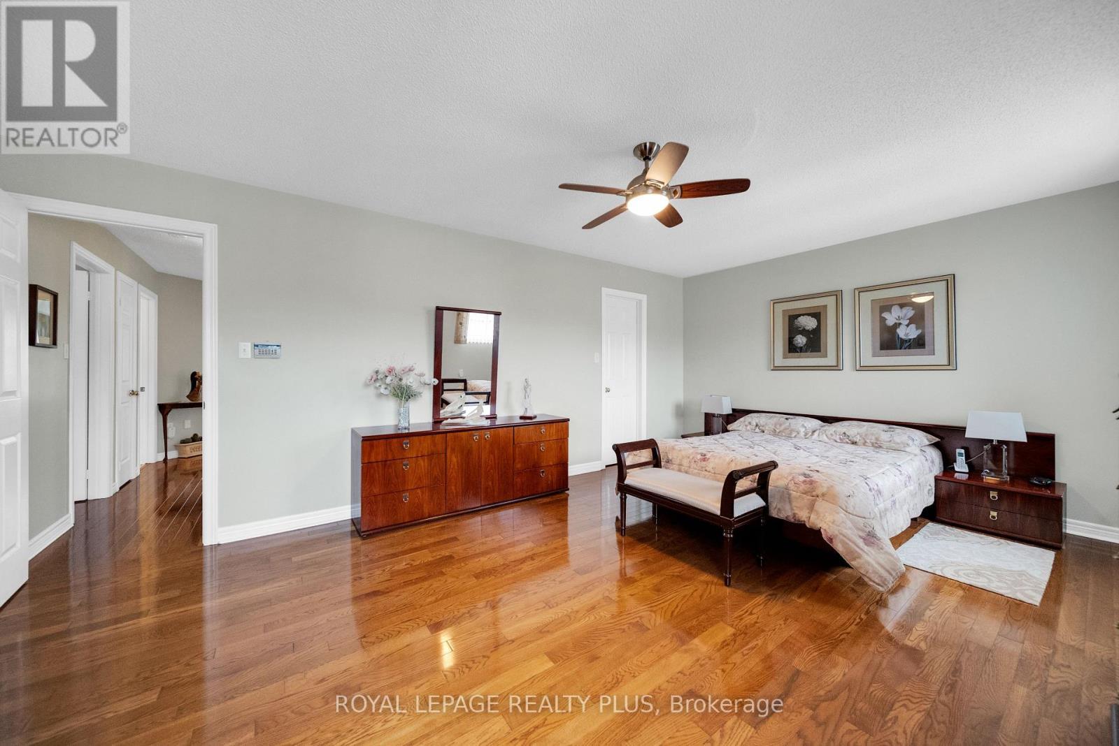 6323 Lisgar Drive, Mississauga, ON - Indoor Photo Showing Bedroom
