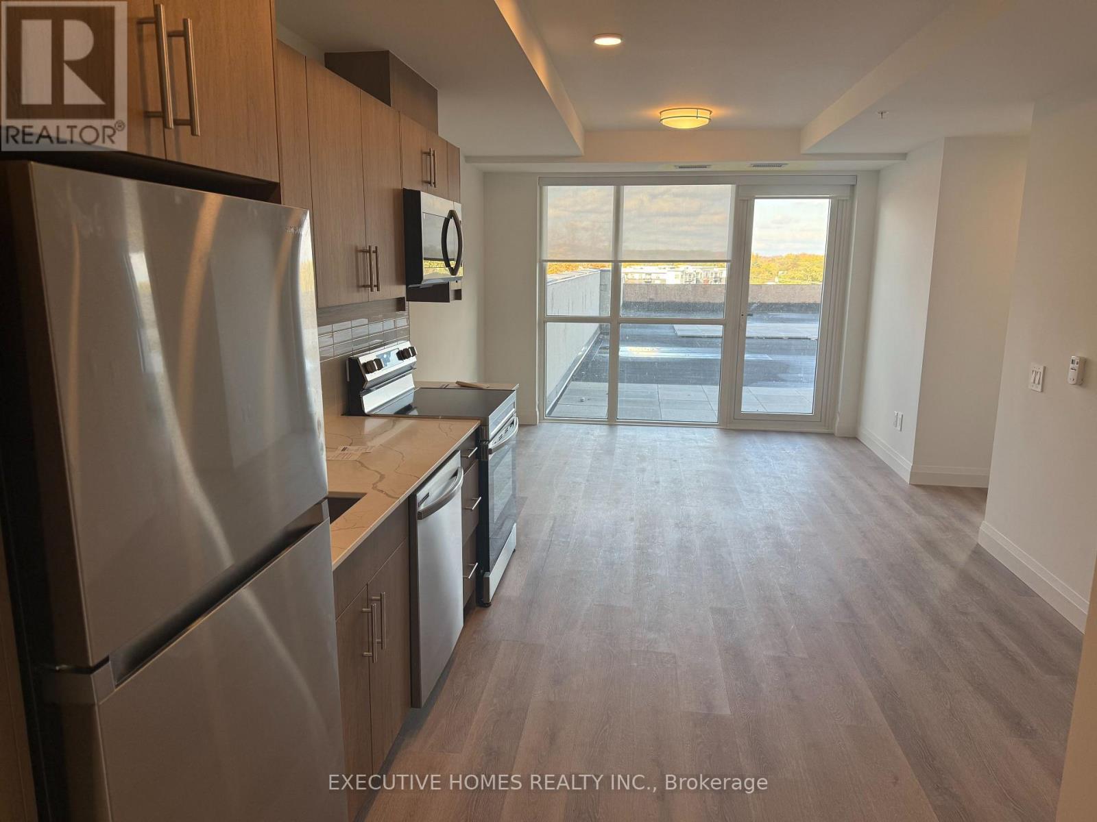 1333 Weber Street E, Kitchener, ON - Indoor Photo Showing Kitchen