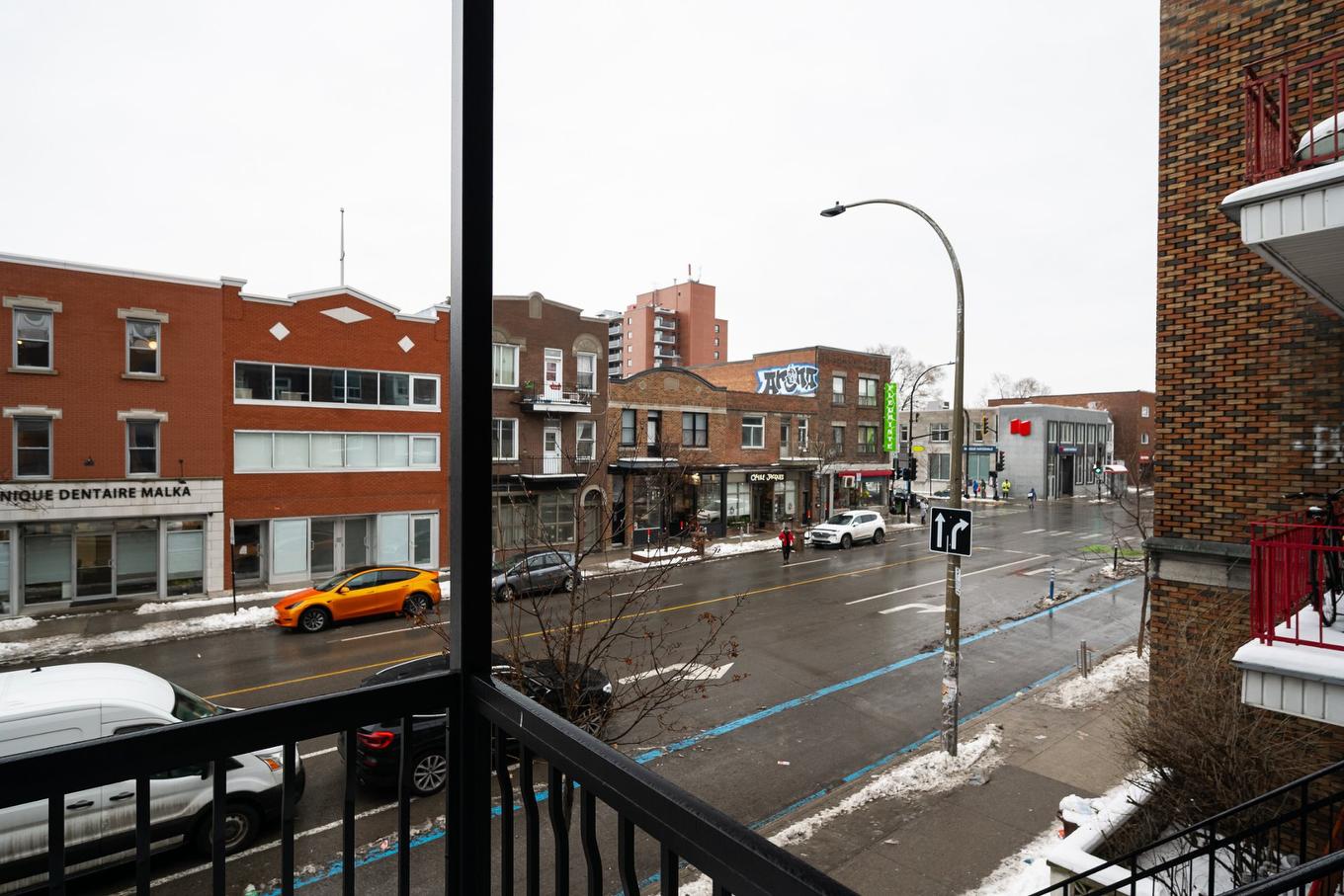 Balcon - 8132 Rue St-Denis, Montréal (Villeray/Saint-Michel/Parc-Extension), QC - Outdoor