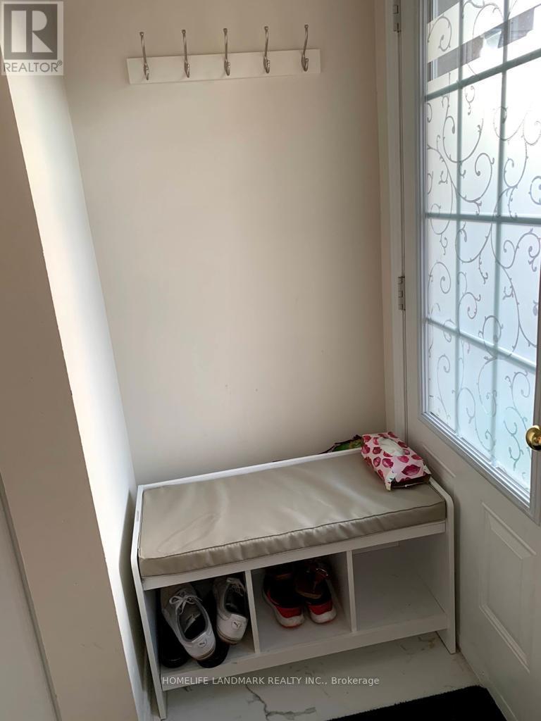 7368 Saint Barbara Boulevard, Mississauga, ON - Indoor Photo Showing Other Room