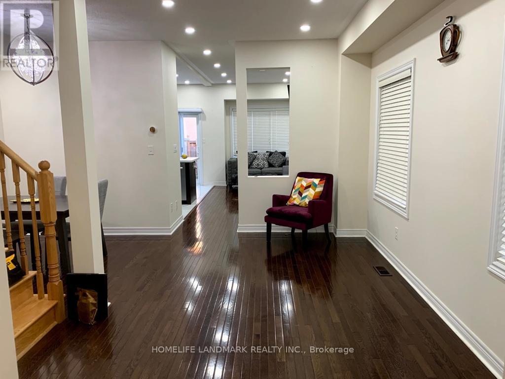 7368 Saint Barbara Boulevard, Mississauga, ON - Indoor Photo Showing Other Room