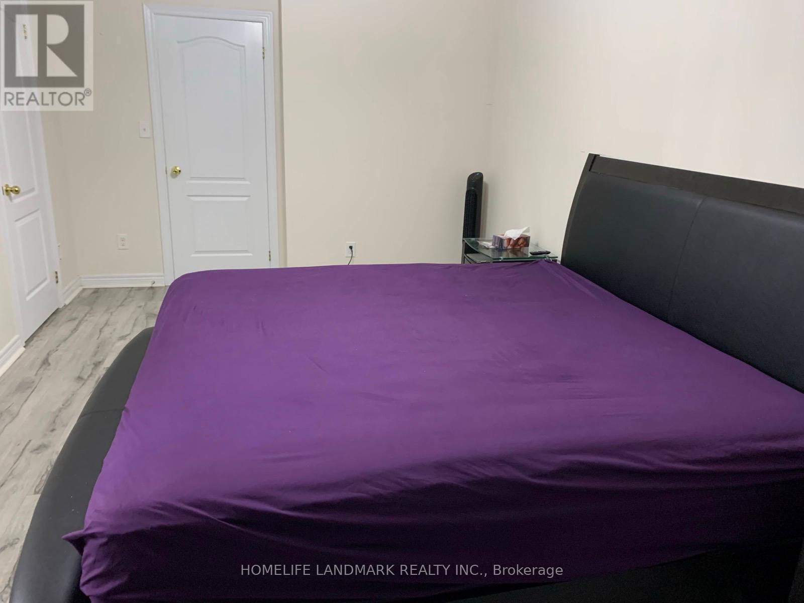 7368 Saint Barbara Boulevard, Mississauga, ON - Indoor Photo Showing Bedroom