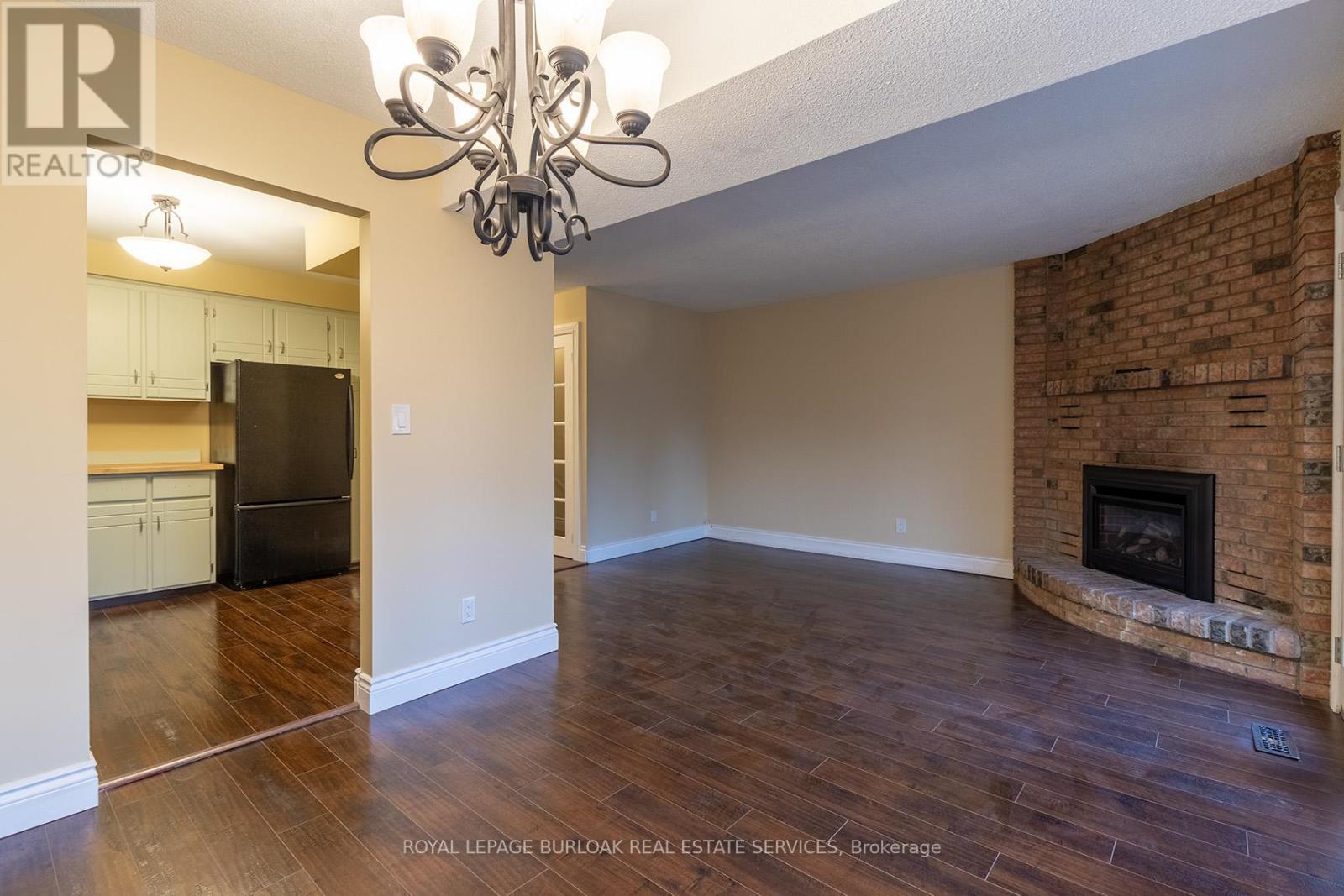58 Romy Crescent, Thorold, ON - Indoor With Fireplace