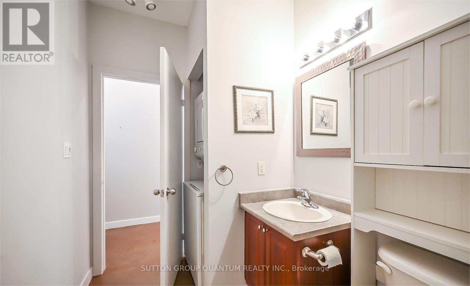 307 - 66 Bay Street S, Hamilton, ON - Indoor Photo Showing Bathroom