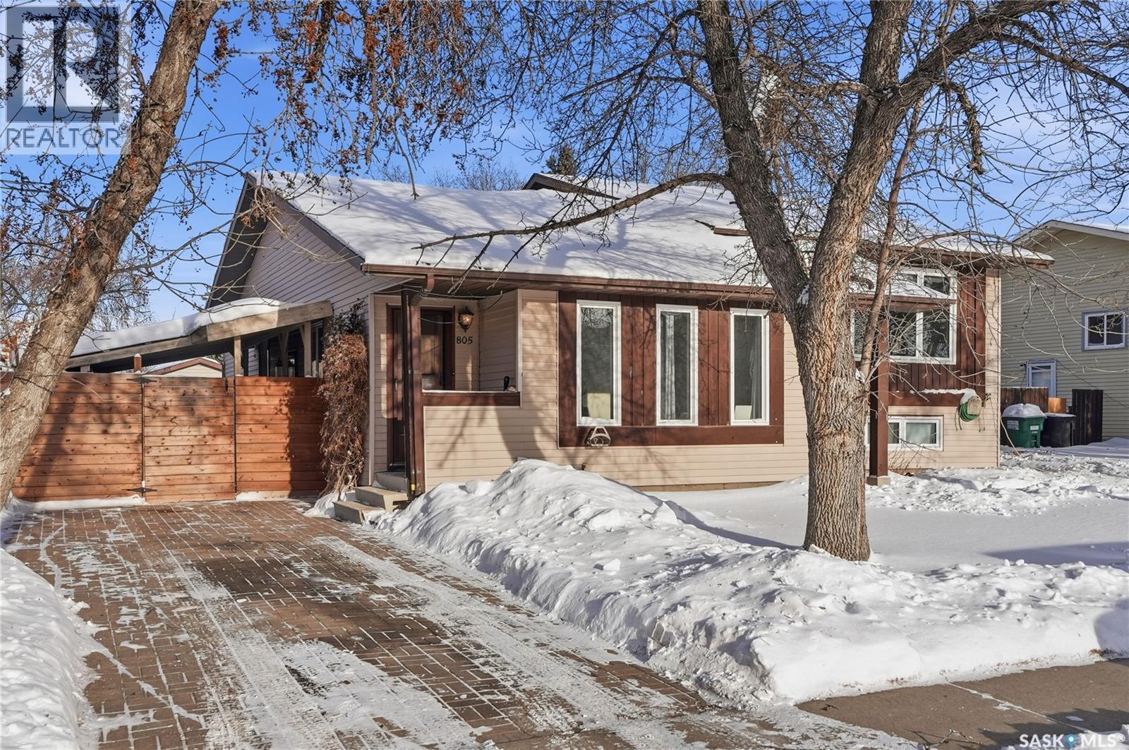 805 Kingsmere Boulevard, Saskatoon, SK - Outdoor With Facade
