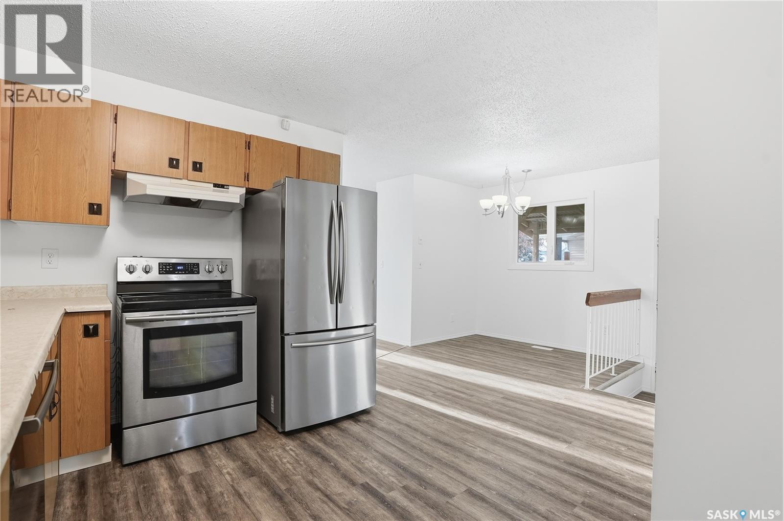 805 Kingsmere Boulevard, Saskatoon, SK - Indoor Photo Showing Kitchen