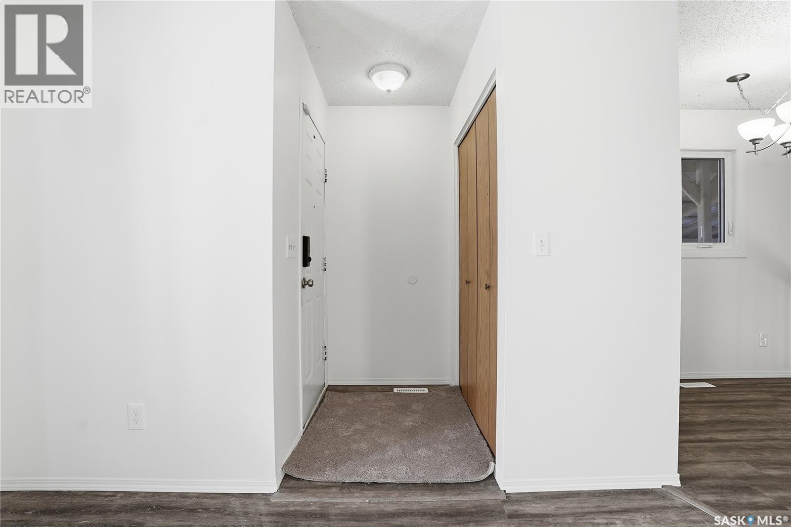 805 Kingsmere Boulevard, Saskatoon, SK - Indoor Photo Showing Other Room