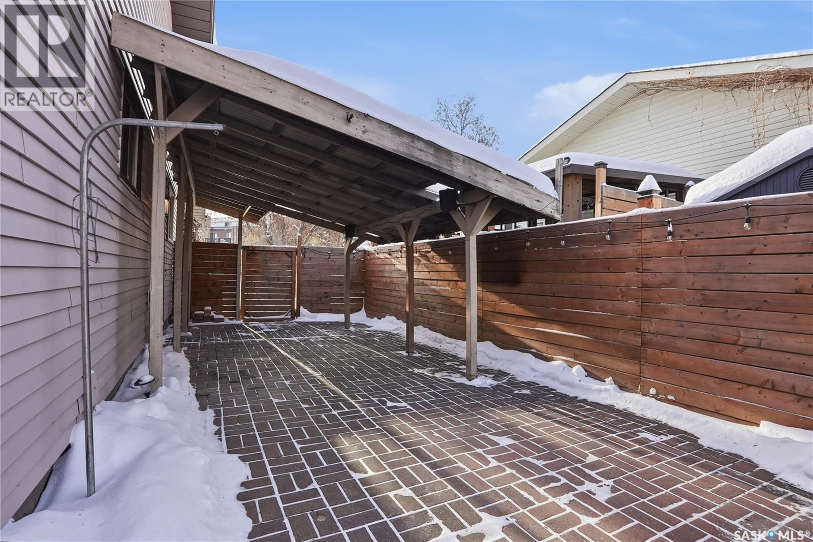 805 Kingsmere Boulevard, Saskatoon, SK - Outdoor With Exterior