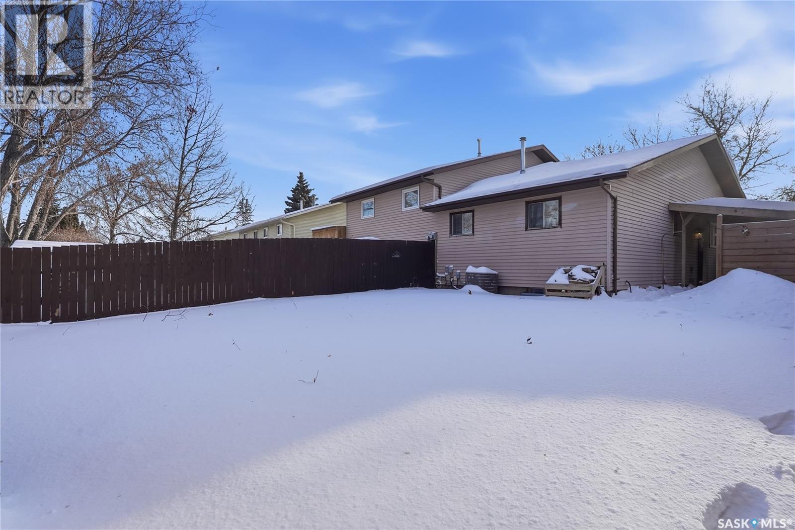 805 Kingsmere Boulevard, Saskatoon, SK - Outdoor