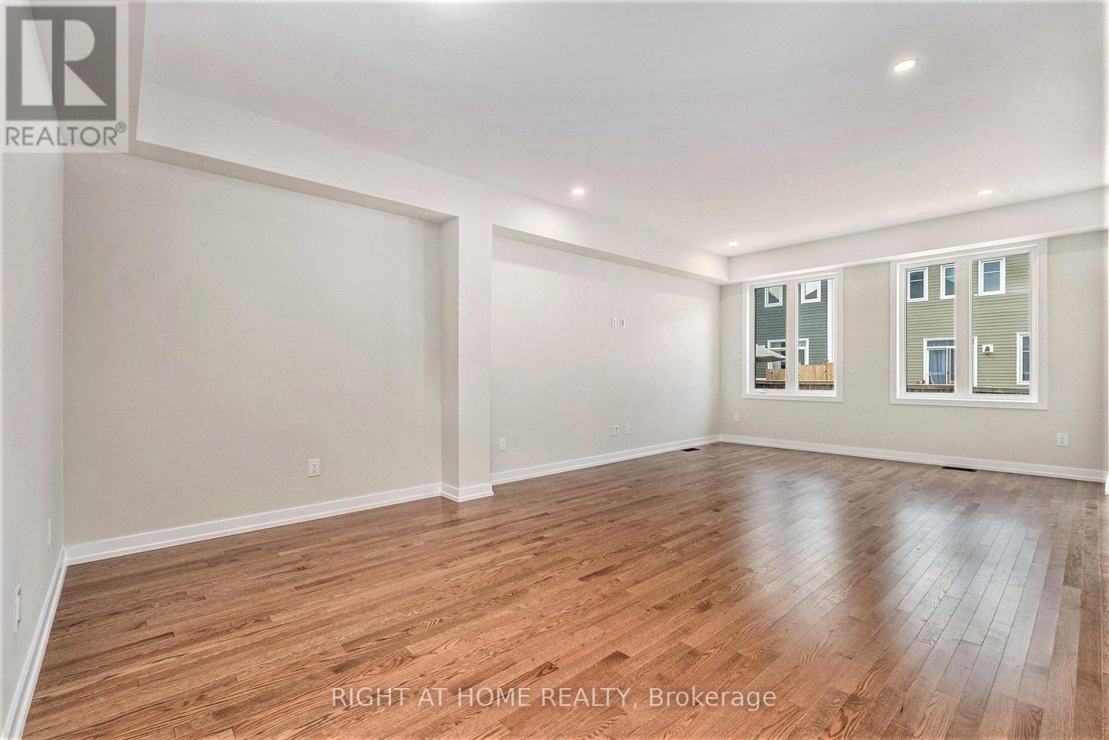 73 Hackamore Crescent, Ottawa, ON - Indoor Photo Showing Other Room