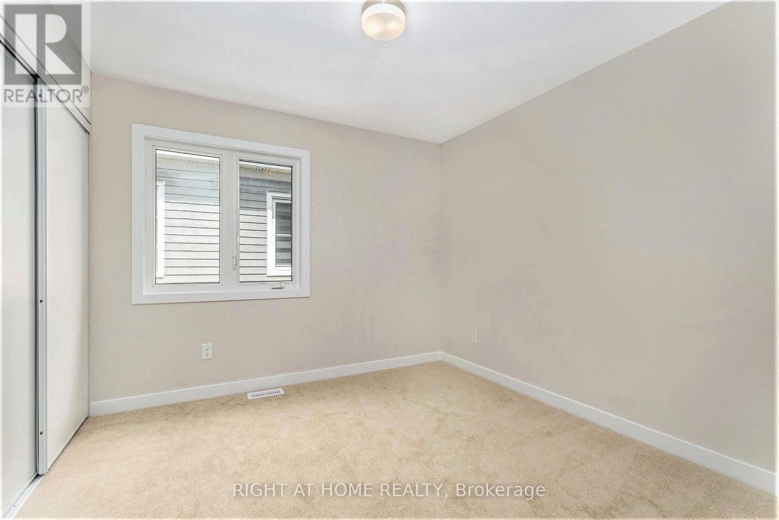 73 Hackamore Crescent, Ottawa, ON - Indoor Photo Showing Other Room