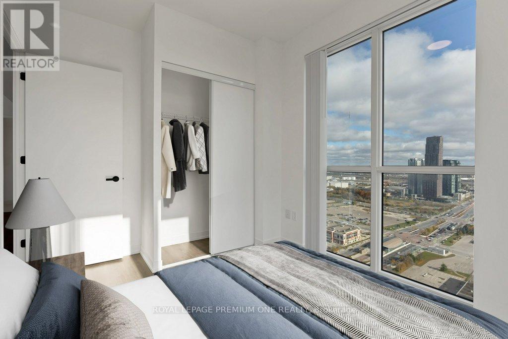 4010 - 28 Interchange Way, Vaughan, ON - Indoor Photo Showing Bedroom