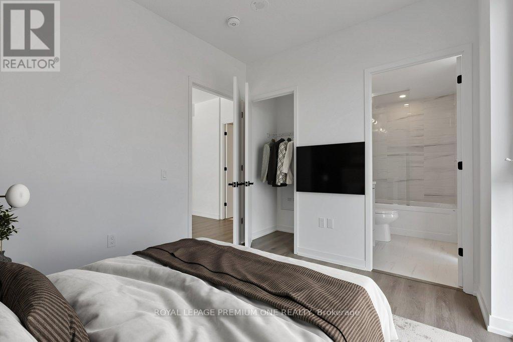 4010 - 28 Interchange Way, Vaughan, ON - Indoor Photo Showing Bedroom