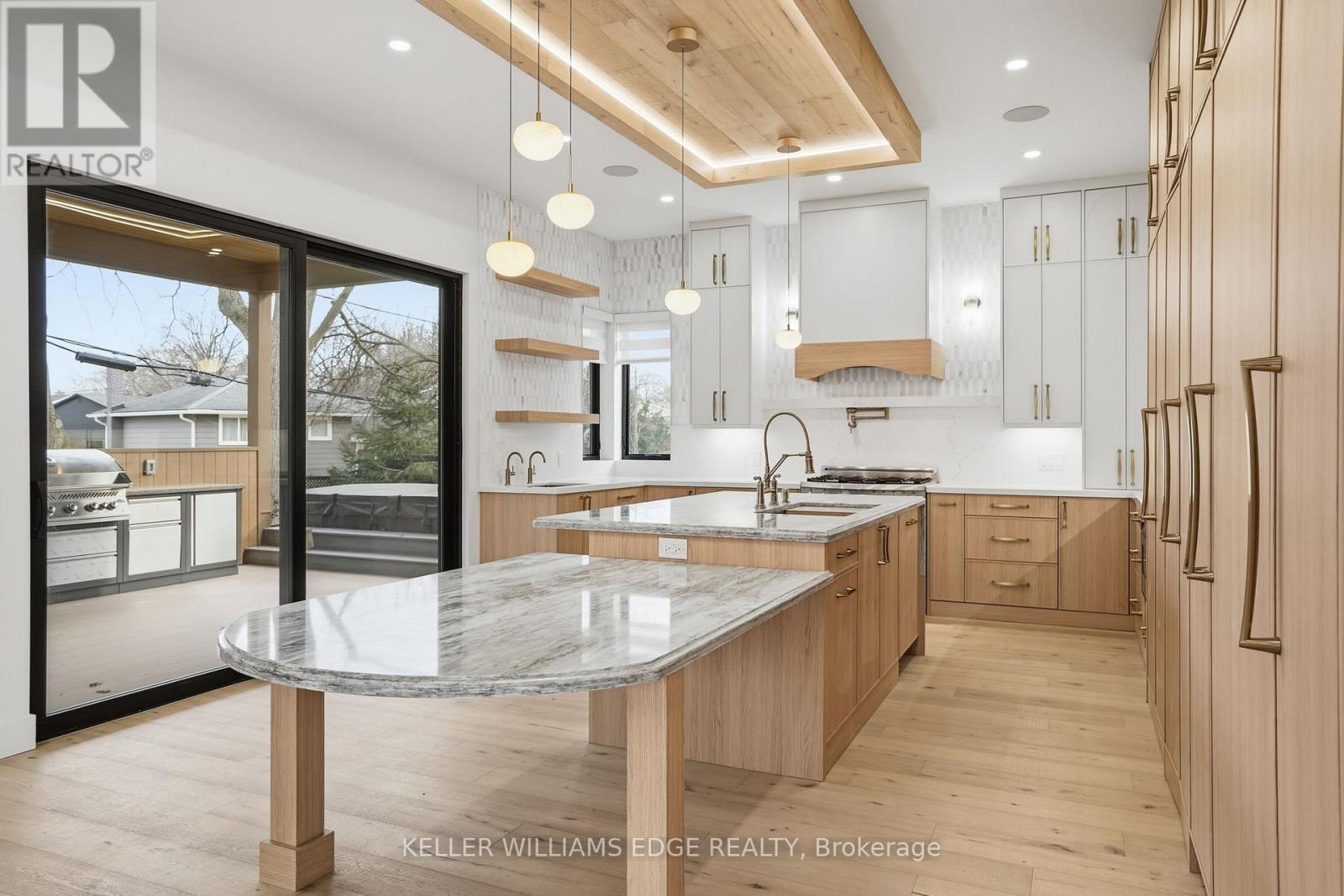 427 Pine Cove Road, Burlington, ON - Indoor Photo Showing Kitchen With Upgraded Kitchen